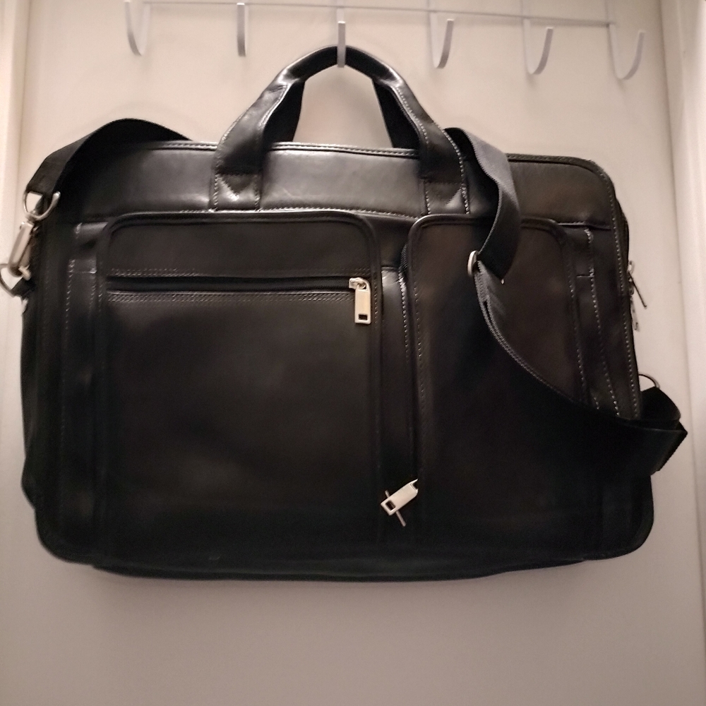 Wilson's Black Leather Laptop Briefcase